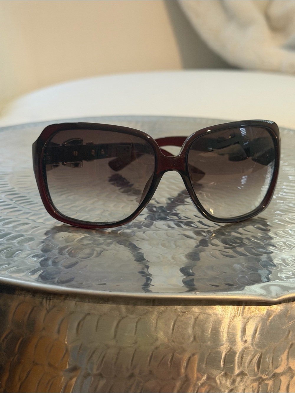 Gucci Brown Sunglasses with Gold Buckle Detail - Picture 2 of 5